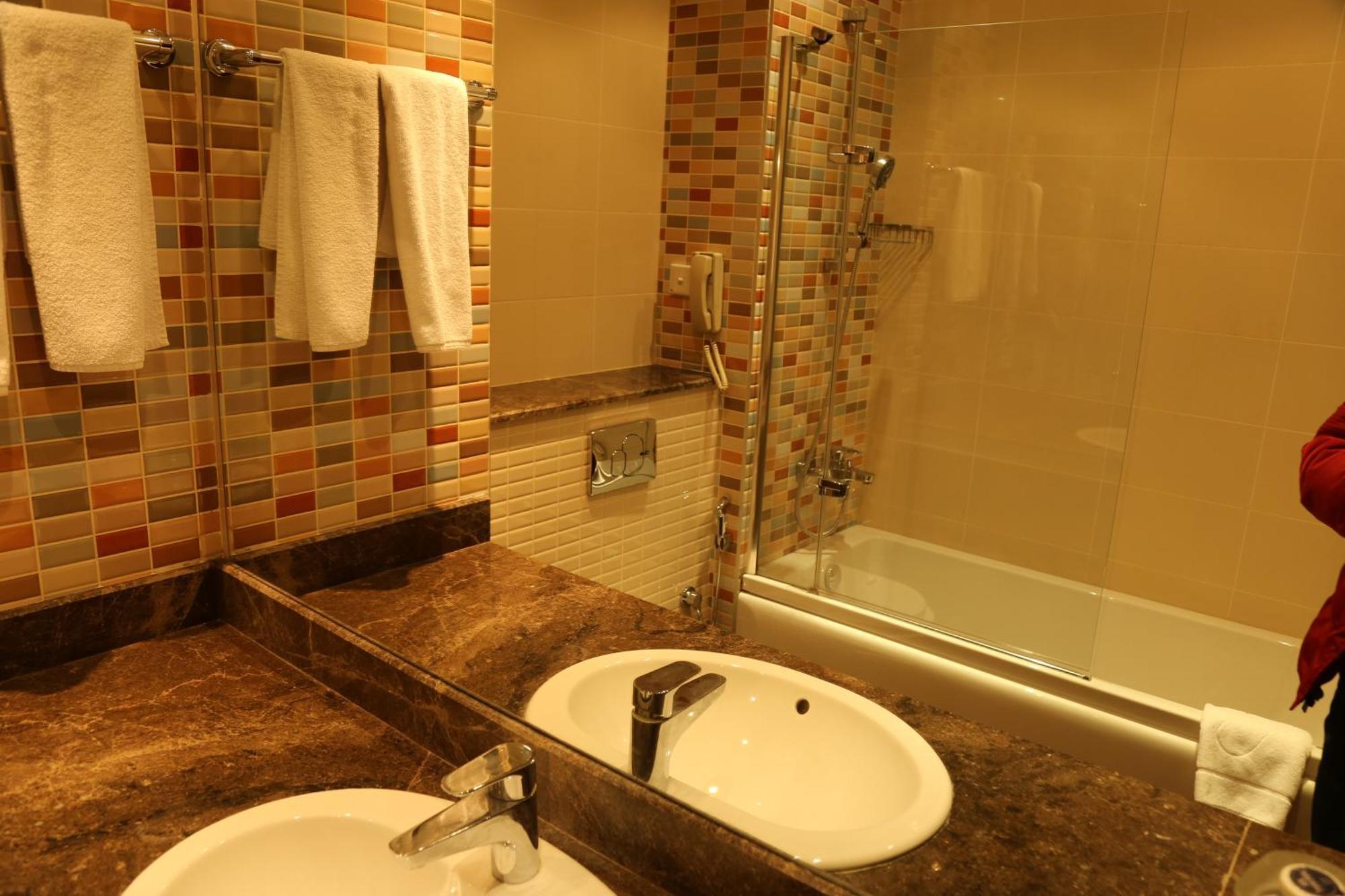 Avenue Hotel Baku By Smart Ngoại thất bức ảnh